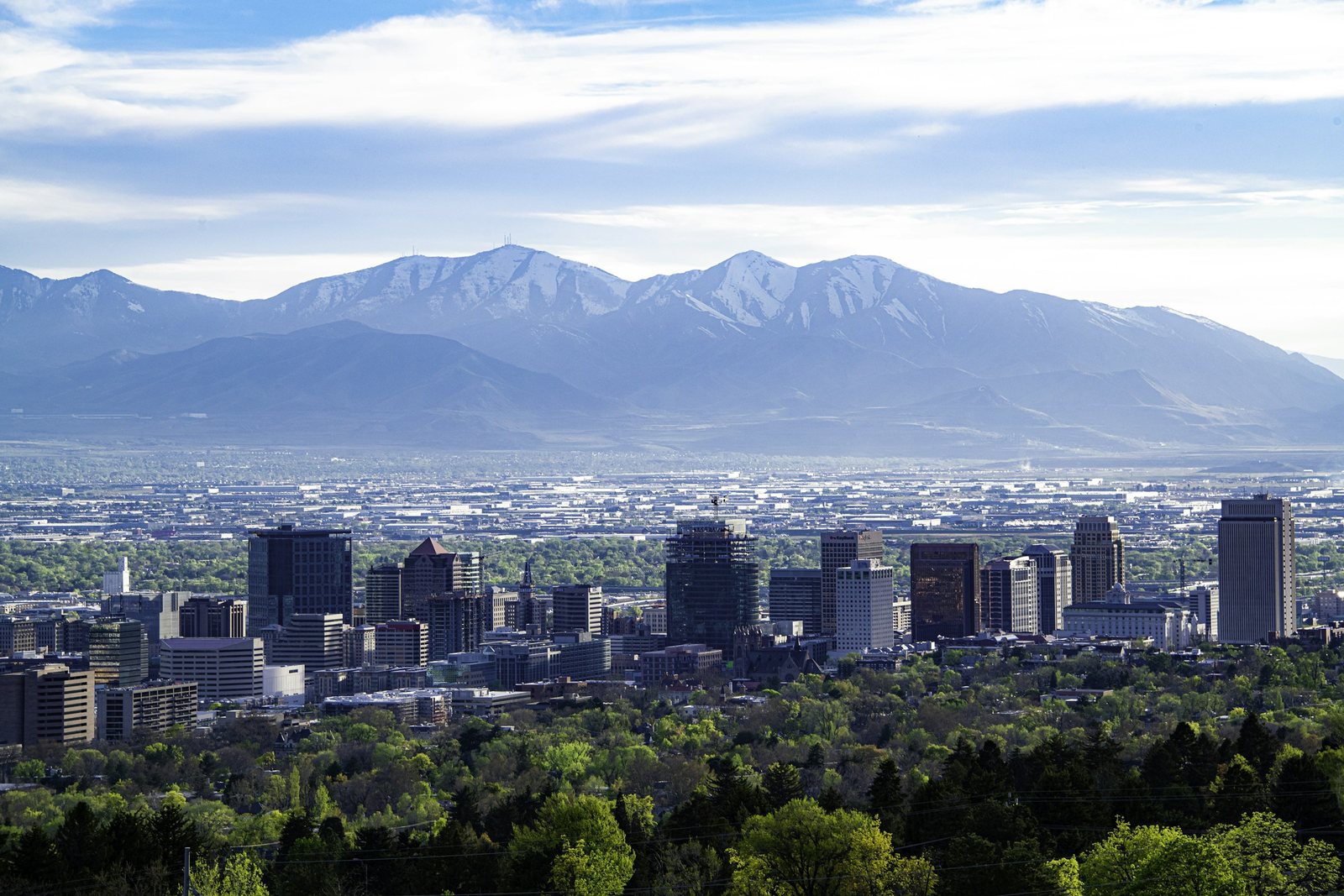 Die Skyline von Salt Lake City vor der Wasatch-Kette